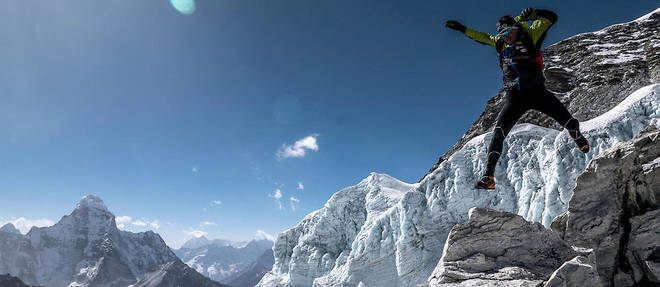Ueli Steck, alpiniste suisse sur l'Himalaya.