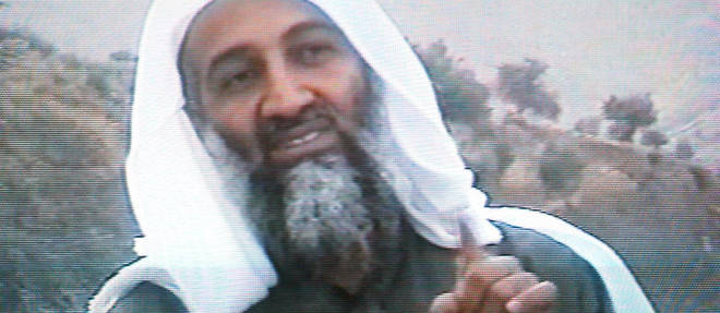 Capture d'ecran d'une video non datee d'Oussama Ben Laden, diffusee par la chaine saoudienne MBC en 2002.
