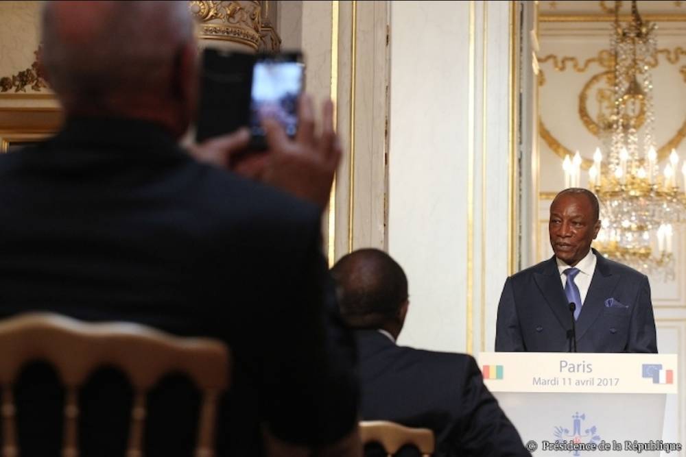 Le président guinéen Alpha Condé en visite officielle à l'Élysée le 12 avril dernier.  ©  Présidence de la République