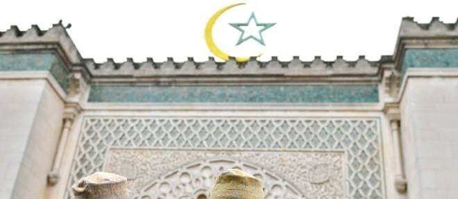 La grande mosquee de Paris appelle les musulmans a voter "massivement" Macron