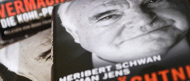 La biographie d'Helmut Kohl, Heritage. Les proces verbaux Helmut Kohl, coecrite par Heribert Schwan et Tilman Jens, est parue a l'automne 2014 et a connu un joli succes en librairie.