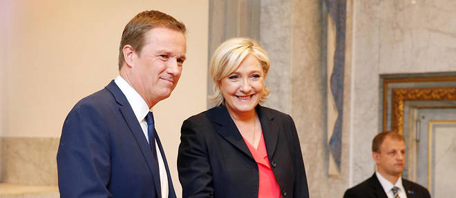 Nicolas Dupont-Aignan et Marine Le Pen ont signe un accord de gouvernement.