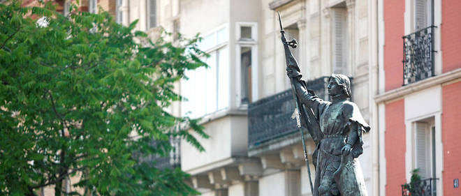 Statue de Jeanne d'Arc a Paris dans le 13e arrondissement.