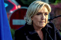 La visite de Marine Le Pen &agrave; la cath&eacute;drale de Reims tourne mal