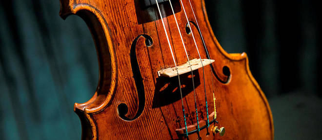 Ces instruments fabriques par le luthier italien Antonio Stradivari peuvent valoir des millions de dollars.