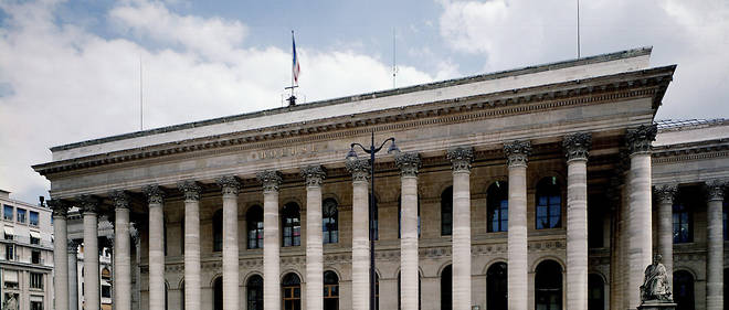 Vue de la facade de la Bourse realisee par l'architecte Alexandre Theodore Brongniart (1739-1813) a Paris. 