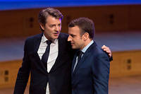 François Baroin et Emmanuel Macron lors de la rencontre du candidat désormais président avec l'Association des maires de France, en mars 2017.