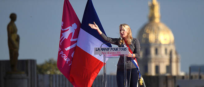 Marion Marechal-Le Pen le 16 actobre 2016 a la Manif pour tous. La niece de Marine Le Pen dit se situer << a la confluence de la droite legitimiste et bonapartiste >>.
