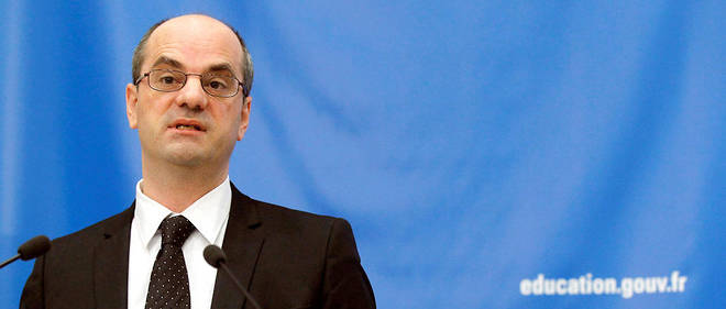 Jean-Michel Blanquer, le ministre de l'Education, a annonce la reduction du nombre d'eleves dans 2 200 classes de primaire.
