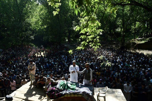 Cachemire indien: couvre feu apres la mort d'un chef rebelle