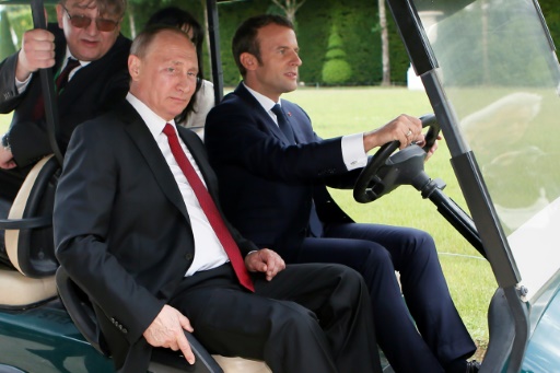 Emmanuel Macron et Vladimir Poutine à Versailles, près de Paris, le 29 mai 2017 © Francois Mori POOL/AFP