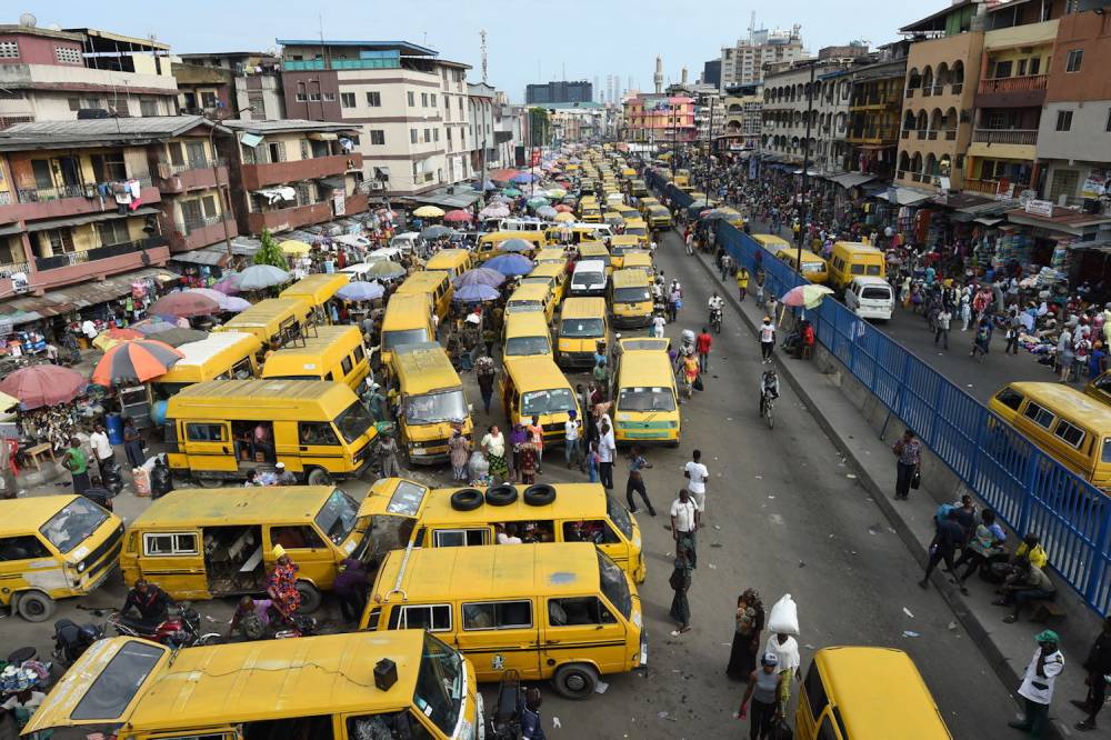Station de minibus dans les rue de Lagos, Nigeria le 10 mai 2017.  ©  ius Utomi Ekpei/AFP