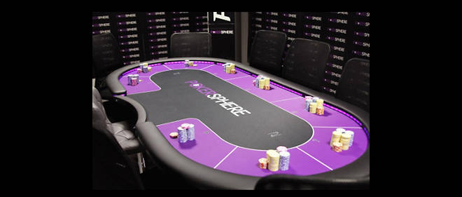 Table de jeu de l'etablissement PokerSphere a Bordeaux.