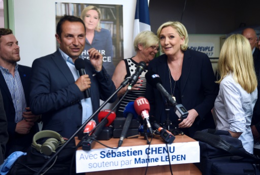 Sébastien Chenu et Marine Le Pen à Denain, le 2 juin 2017 © FRANCOIS LO PRESTI AFP