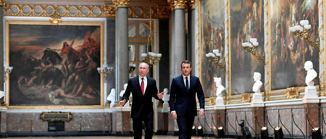 Emmanuel Macron et Vladimir Poutine dans la galerie des Batailles du chateau de Versailles, le  29 mai 2017.