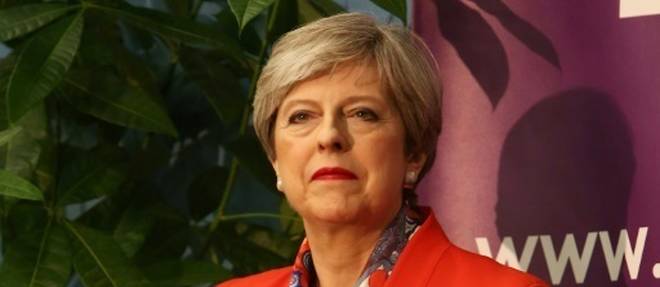 Grande-Bretagne: Theresa May va chercher a former un nouveau gouvernement