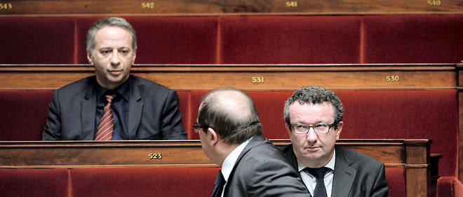 Les opposants de gauche au gouvernement de Manuel Valls ne tirent pas leur epingle du jeu. Pascal Cherki (au centre) est elimine des le premier tour. Laurent Baumel (a gauche) et Christian Paul (a droite) sont en ballottage difficile. Photo prise le 13 fevrier 2015.
 