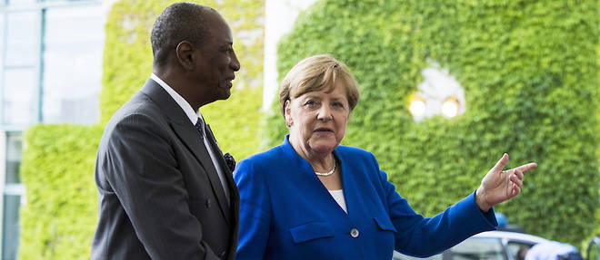 La chanceliere d'Allemagne, Angela Merkel, recoit a Berlin le 12 juin 2017 le president guineen, Alpha Conde, president de l'Union africaine. Plus que jamais, l'Allemagne entend faire prevaloir sa philosophie de cooperation avec l'Afrique.