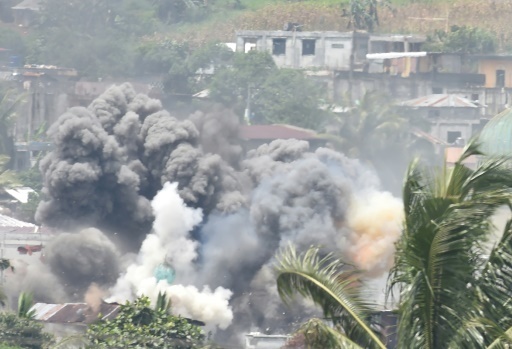 Philippines: le chef du groupe EI aurait fui Marawi, selon l'armee
