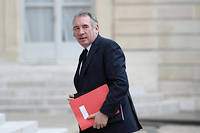 Le ministre de la Justice François Bayrou, qui devait porter la loi de moralisation de la vie publique, a dû se retirer.