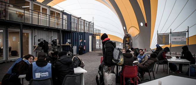 Le centre de premier accueil des migrants a Paris.