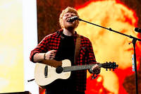 Ed Sheeran nous donne une le&ccedil;on de musique au Glastonbury Festival
