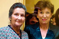 En 2010, Simone Veil et Roselyne Bachelot inaugurent une unité hospitalière à Bron, chargée d'accueillir des détenus en soins psychiatriques.