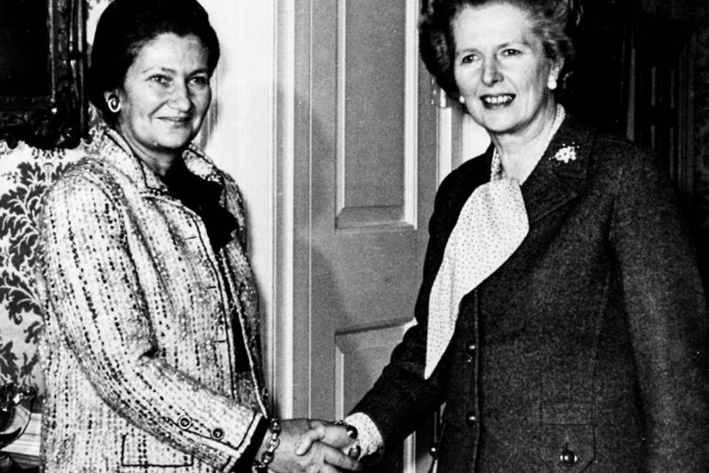 1980 : poignée de main entre Margaret Thatcher et Simone Veil