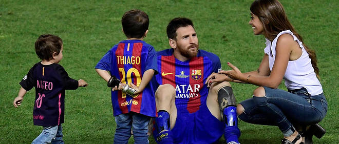 Lionel Messi et Antonella Roccuzzo, qui ont deja deux fils, se sont connus il y a des annees a Rosario.
 
