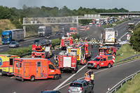 Accident de car en Allemagne&nbsp;:&nbsp;18&nbsp;morts,&nbsp;11&nbsp;corps d&eacute;j&agrave; retrouv&eacute;s