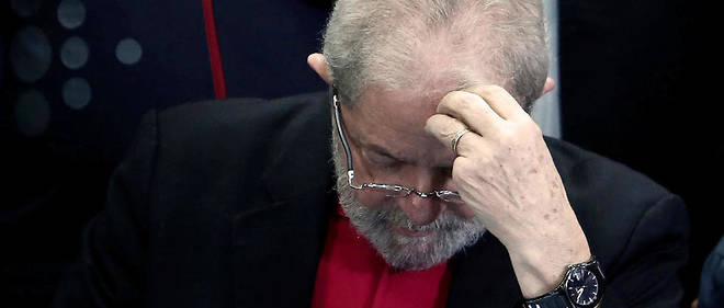 Luiz Inacio Lula da Silva va faire appel de sa condamnation a 9 ans de prison. Il reste tres populaire. 