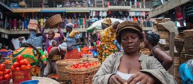 Selon un rapport publie par le Fonds monetaire international (FMI), le marche informel represente entre 20 et 65 % du produit interieur brut (PIB) des pays d'Afrique subsaharienne. 
