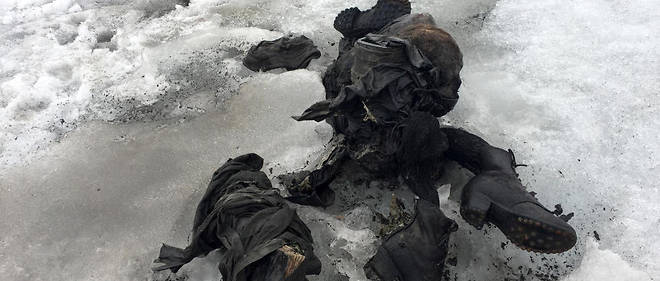 Le couple momifie est reste 75 ans dans la glace. 