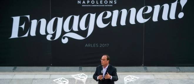 A Arles, Hollande vante "l'engagement"... et son bilan