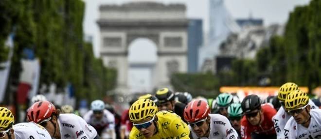 Tour de France: Froome, le "Kenyan blanc" se rapproche des plus grands