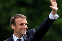 Le tailleur d'Emmanuel Macron voit ses ventes s'envoler