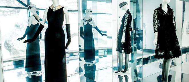 sobrement baptisee Hubert de Givenchy, l'exposition de la Cite de la dentelle retrace 40 ans d'une carriere haute-couture.
 
 