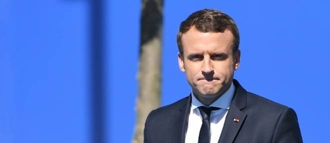 La chute de Macron dans les sondages, d'une ampleur quasi inedite sous la Ve Republique