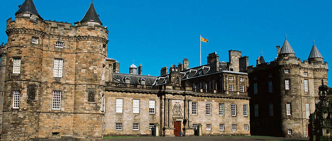 Le palais de Holyrood, residence de la famille royale a Edimbourg, en Ecosse.