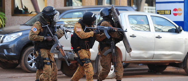 Les Forces speciales burkinabe en intervention en janvier 2016 a Ouagadougou. 
