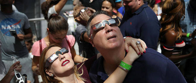 Des millions d'Americains ont ete captives par le spectacle de l'eclipse totale du Soleil.