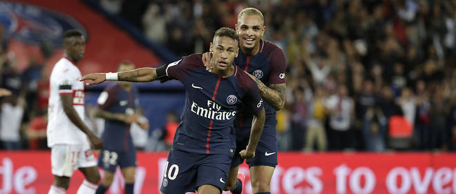 Des ses premiers matches avec le PSG, Neymar a enflamme le public.