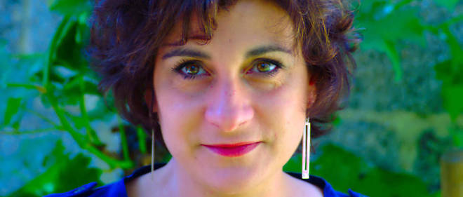 La romanciere Elena Piacentini en 2017, auteur de "Comme de longs echos"  aux editions Fleuve noir.