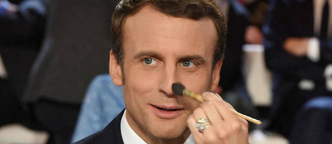 6 avril 2017. Saint-Cloud. Maquillage. Emmanuel Macron, candidat a l'election presidentielle invite de l'"Emission politique" sur France 2.