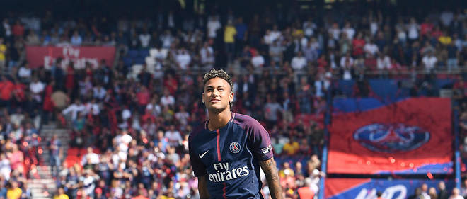 Le Paris Saint-Germain a du debourser 222 millions d'euros pour recruter le Bresilien Neymar Jr.