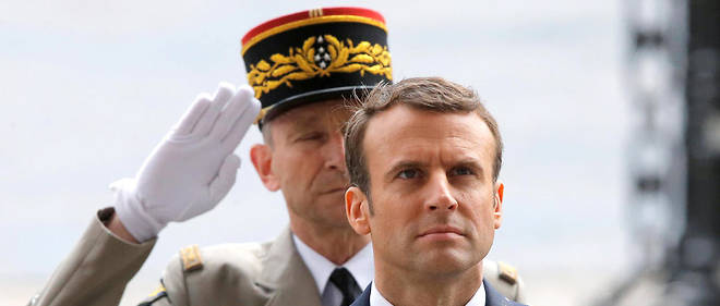 Emmanuel Macron et le general Pierre de Villiers, ancien chef d'etat-major des armees.