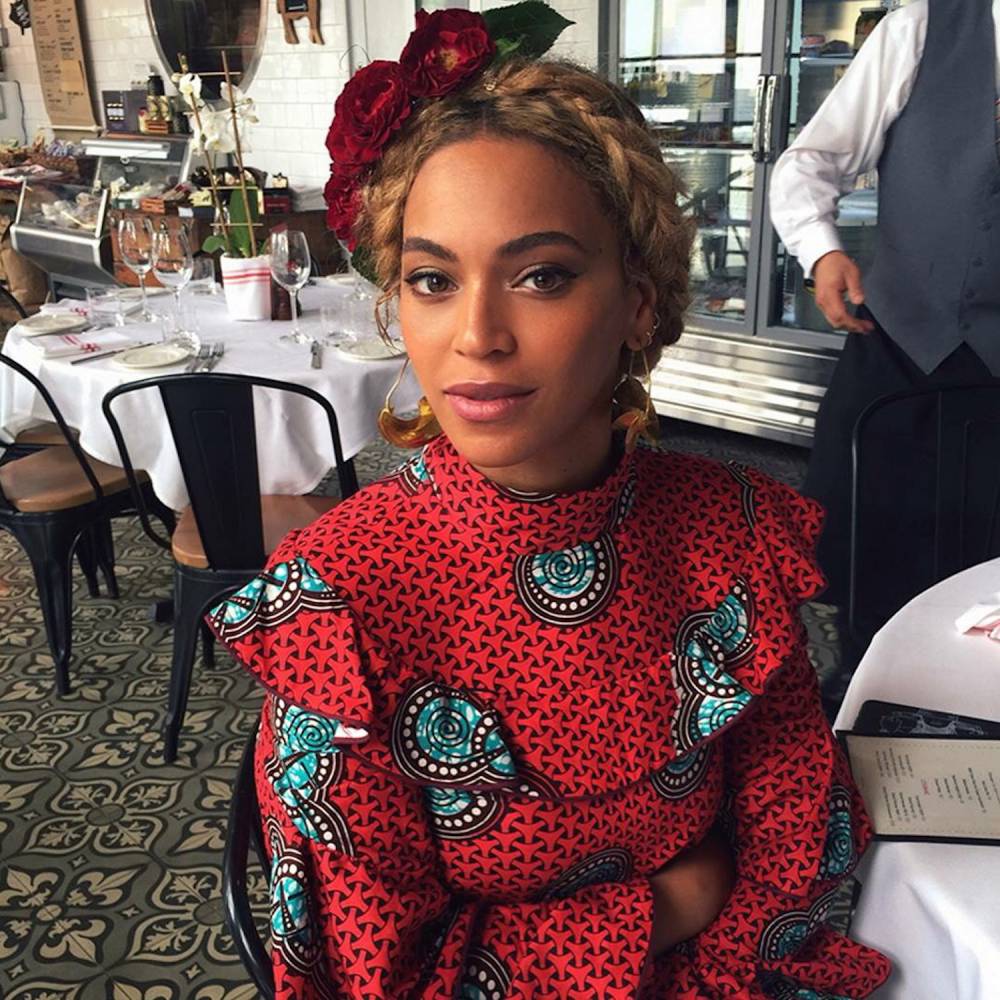 Quand l'artiste Beyoncé arbore une création en wax de la styliste italienne Stella Jean (Collection Printemps-été 2016). ©  DR