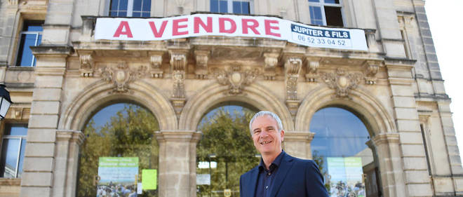 Le maire de Frontignan, Pierre Bouldoire, a mis son hotel de ville en vente sur le site Le Bon Coin.