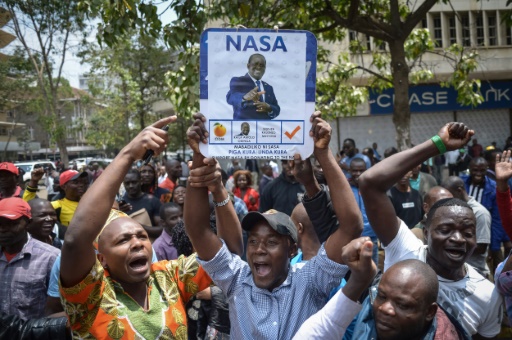 Des partisans de l'opposition kényane célèbrent le 1er septembre 2017 à Nairobi l'annulation par la Cour suprême de la présidentielle du 8 aout qui avait vu la défaite de leur candidat.  © SIMON MAINA AFP