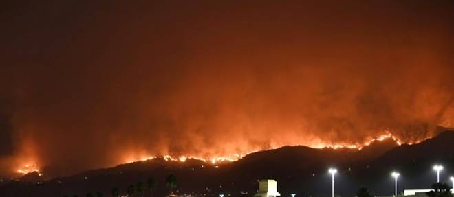 Violents incendies dans l'ouest americain, milliers d'evacuations et etat d'urgence